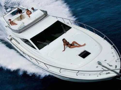 Ferretti 550